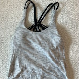 size 4 lululemon tank with built in sports bra